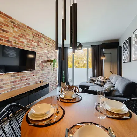 Loft House By Perlowa Przystan Rent كولوبرزيغ